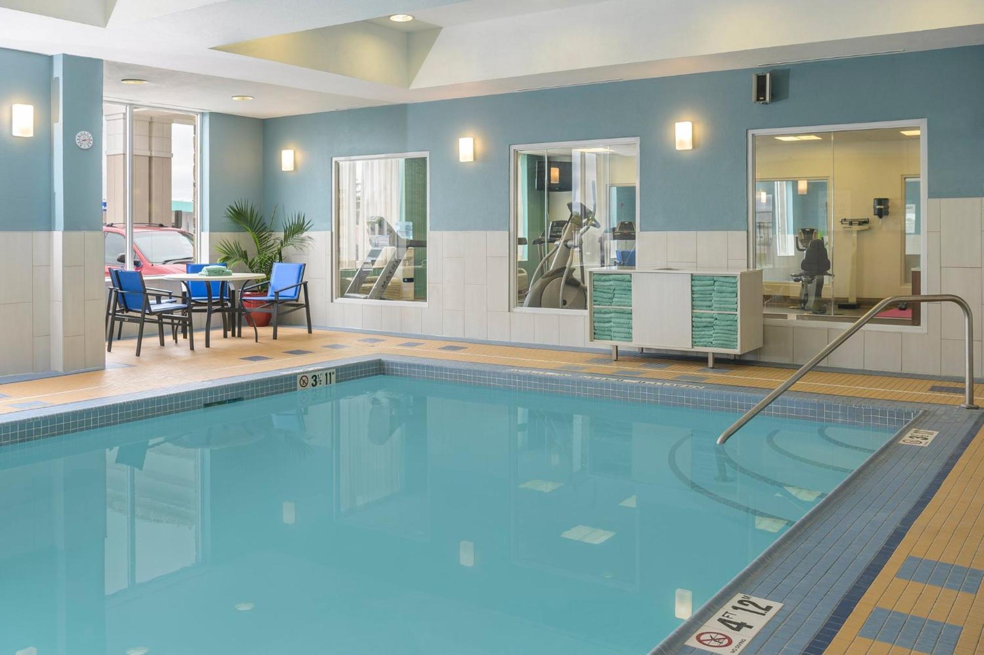 Holiday Inn Express Hotel & Suites North Bay By Ihg Экстерьер фото